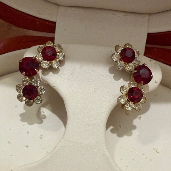 None Jewelry - Vintage Ruby and Gold Flower Clip Earrings